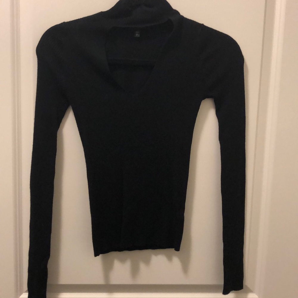 Black long sleeve sweater with choker